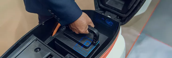 Top 6 Advantages of Owning an Electric Scooter with a Removable Battery